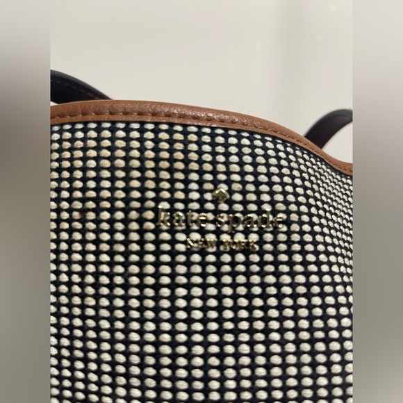 Kate Spade tote - Picture 2 of 5